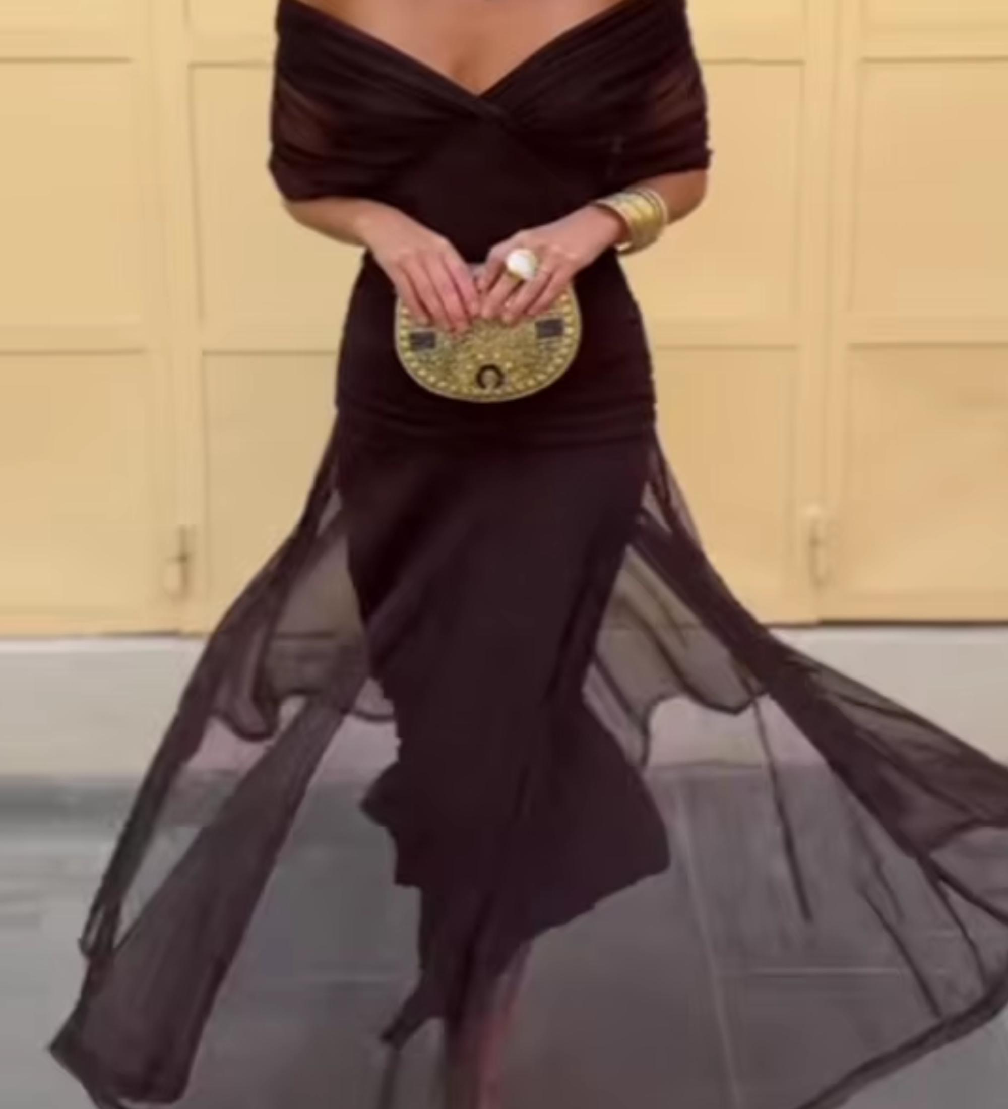 Louise™ | Elegancka Maxi Sukienka na Przyjęcie z Dekoltem w Serek