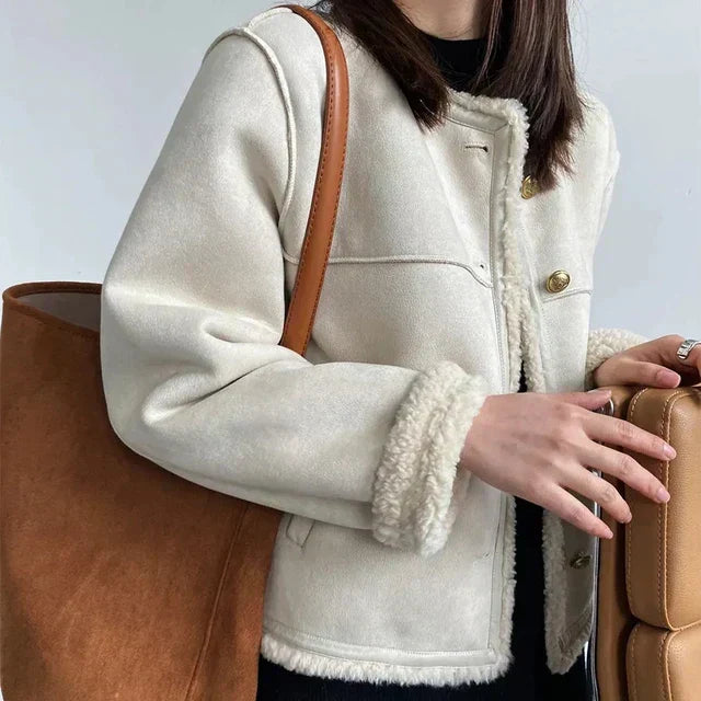 Sophie™ | Zamszowa Kurtka Teddy z Guzikami